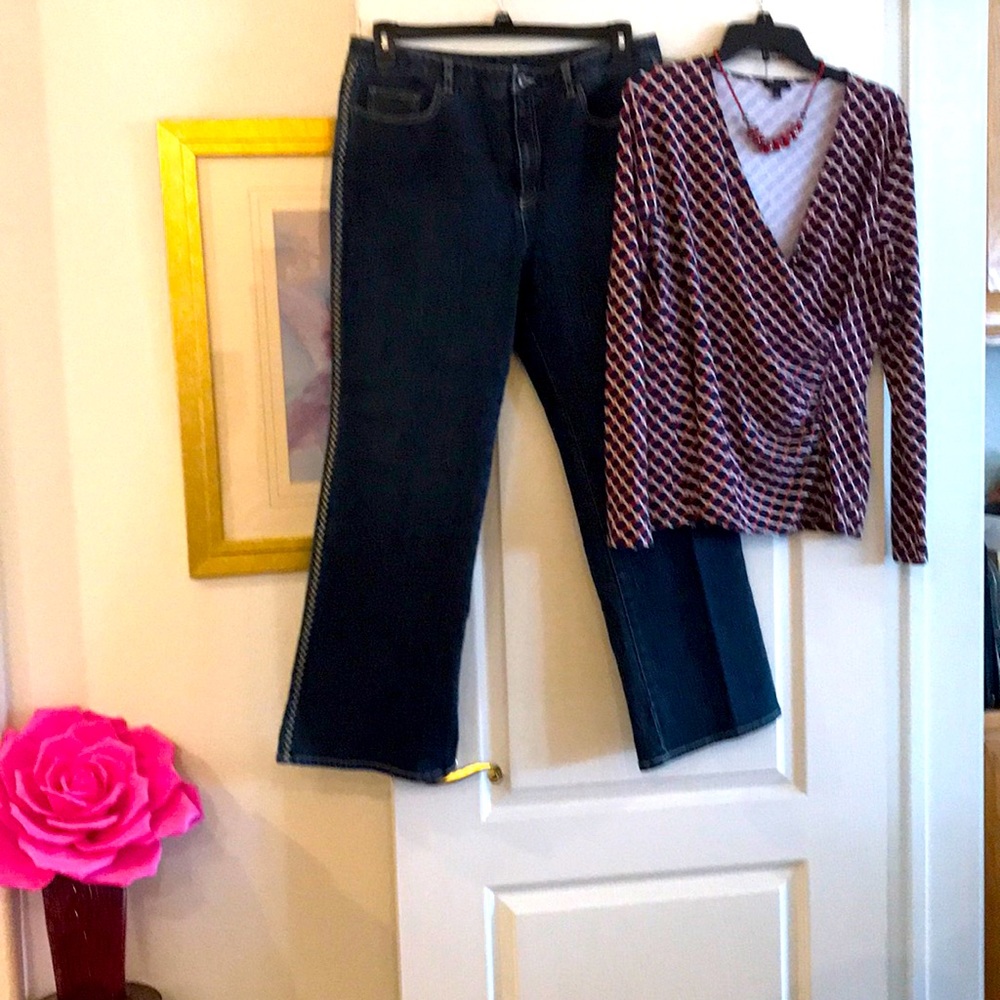 Gorgeous Talbots Jeans w/Stitching Design